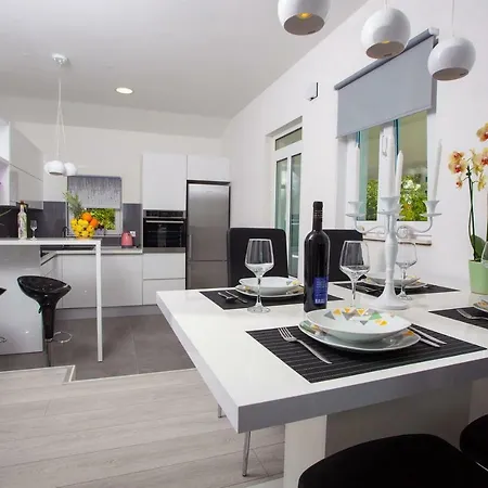 Apartment Ana *